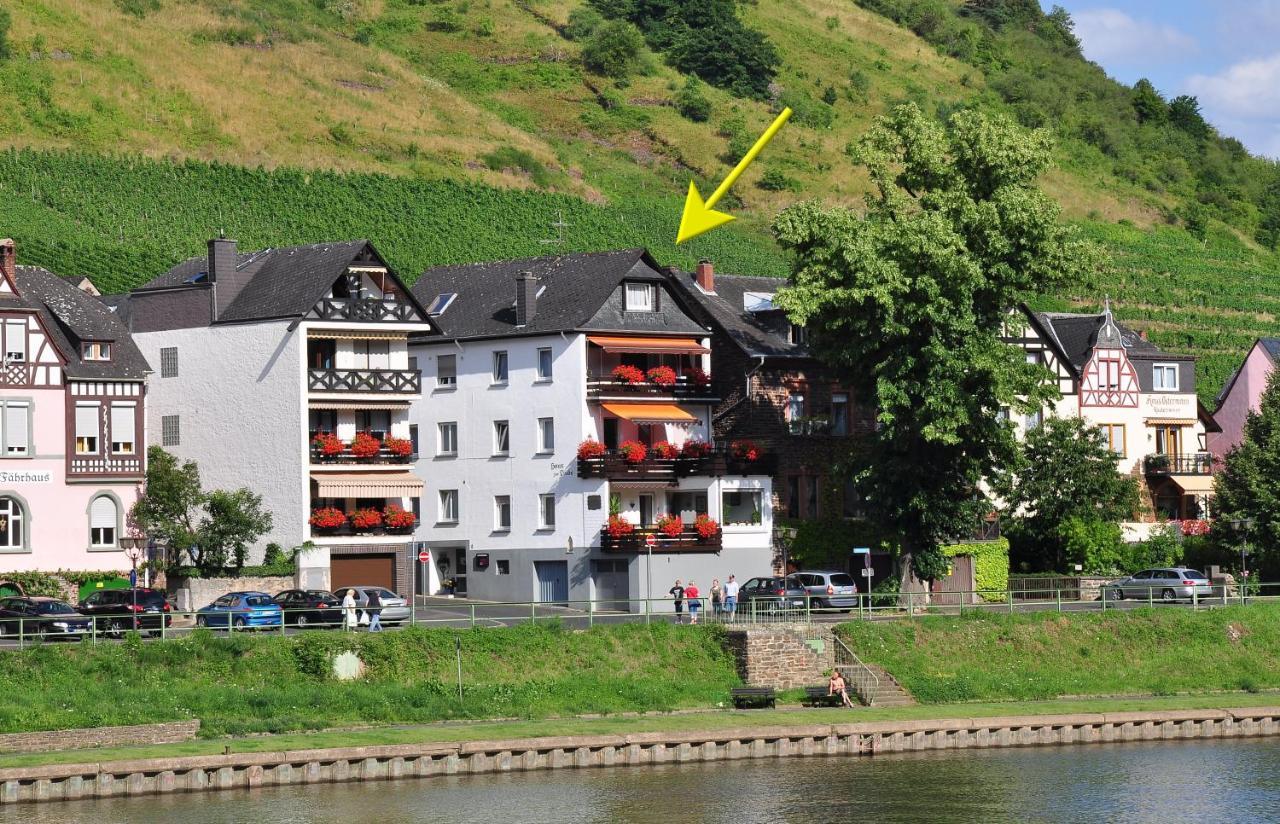 Ferienwohnungen Haus Zur Linde Кохем Екстериор снимка