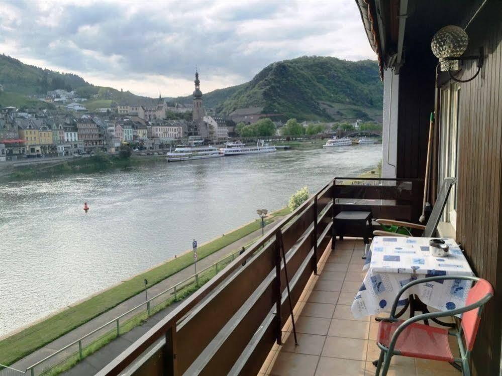 Ferienwohnungen Haus Zur Linde Кохем Екстериор снимка