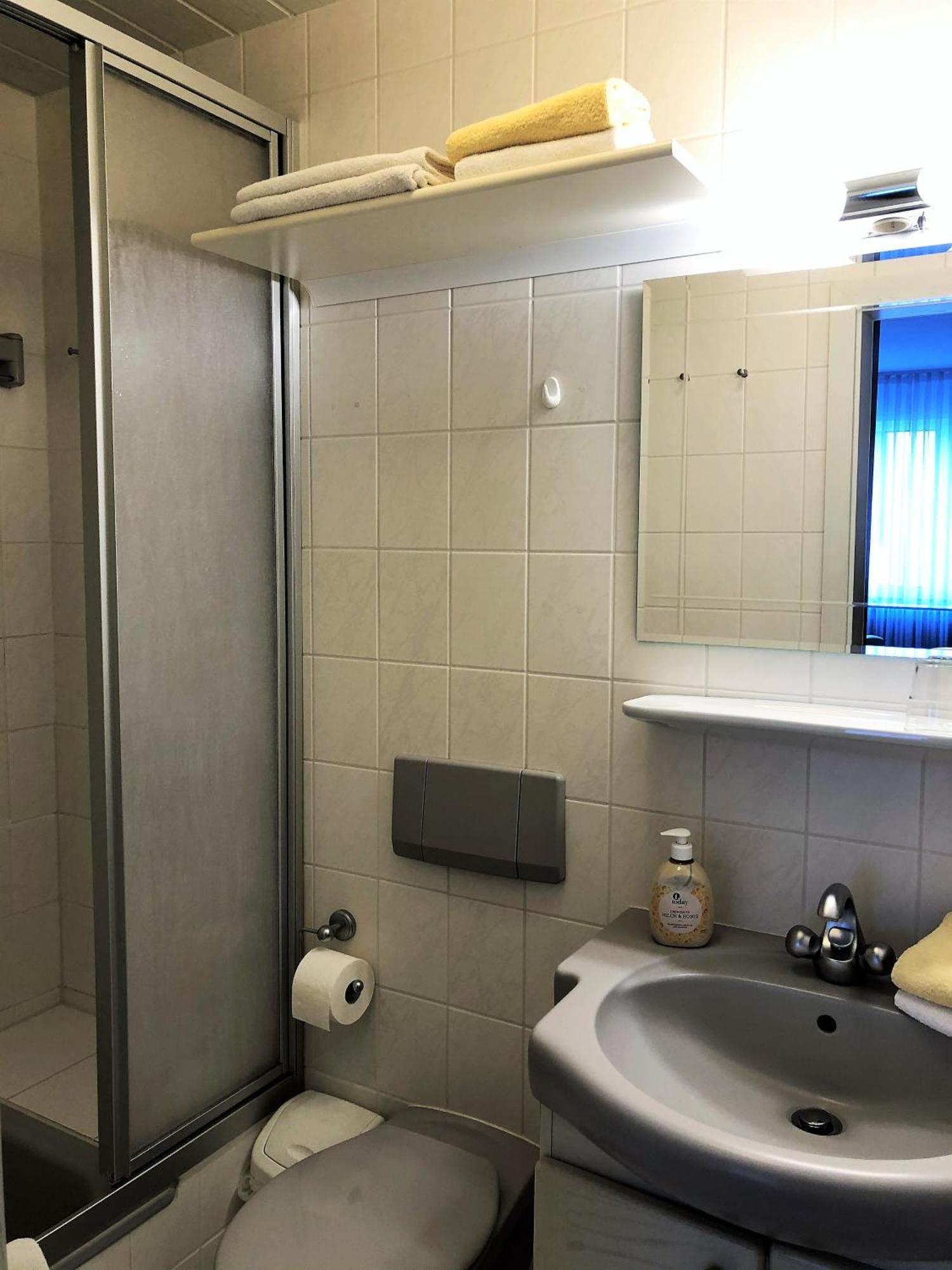 Ferienwohnungen Haus Zur Linde Кохем Стая снимка