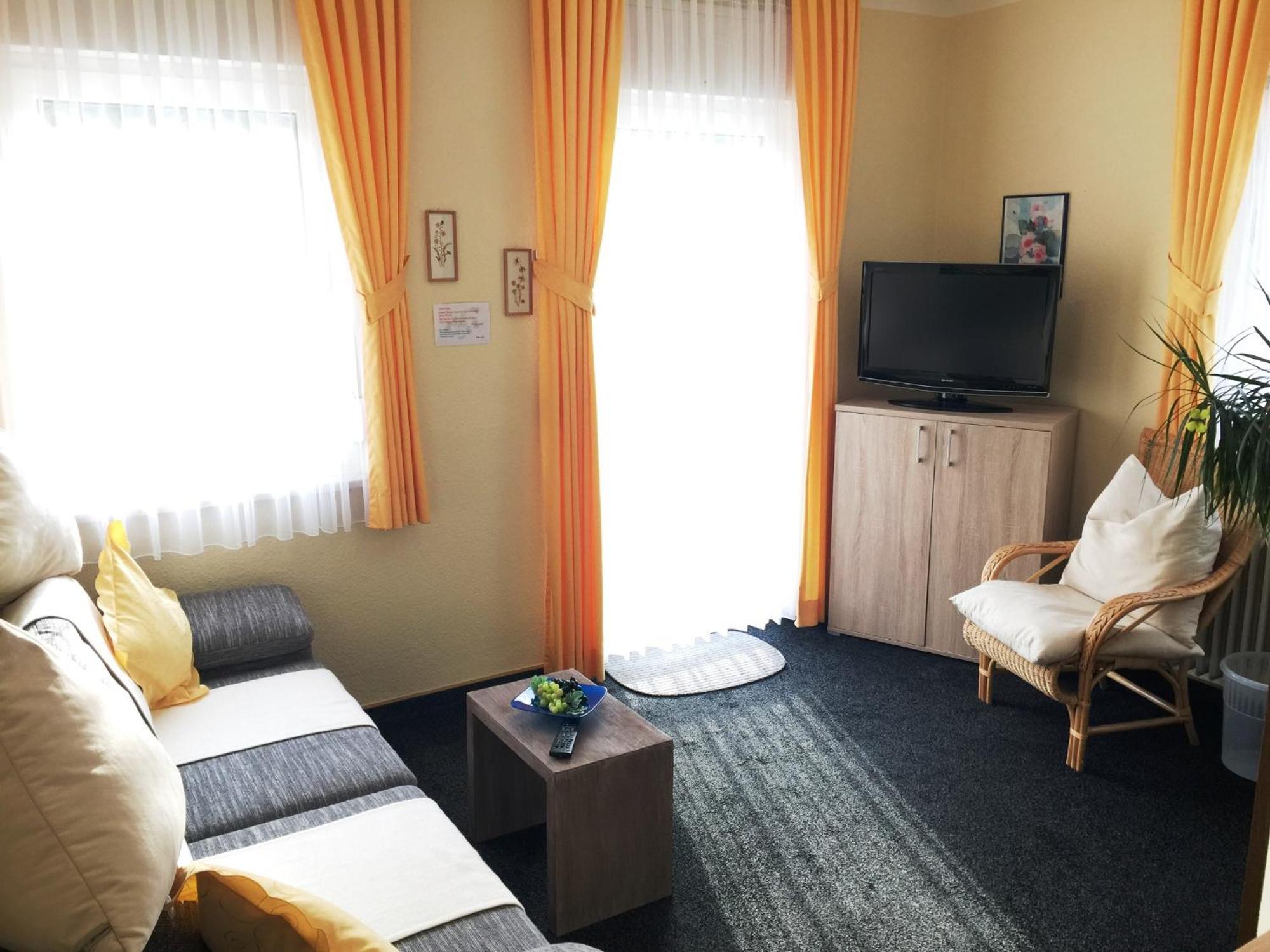 Ferienwohnungen Haus Zur Linde Кохем Стая снимка