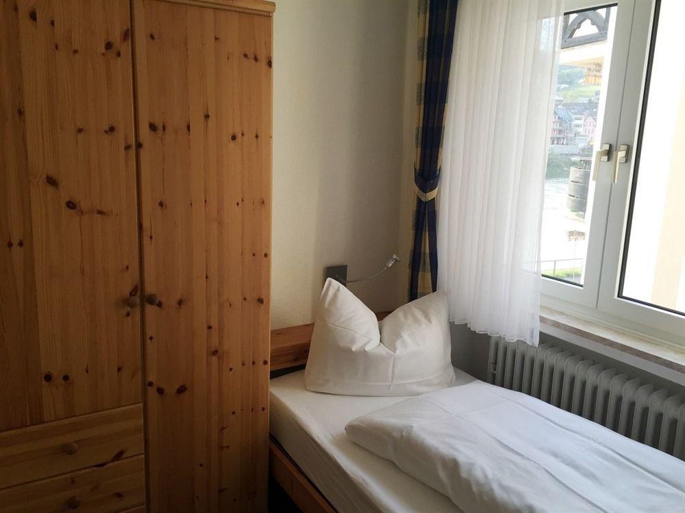 Ferienwohnungen Haus Zur Linde Кохем Екстериор снимка