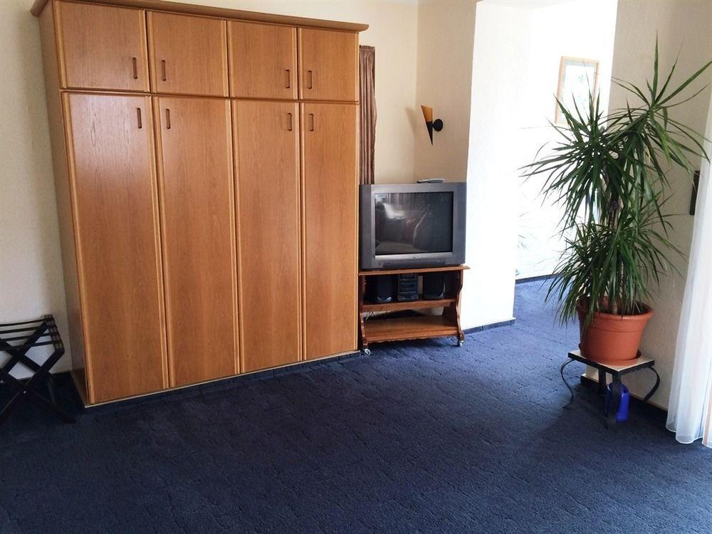 Ferienwohnungen Haus Zur Linde Кохем Екстериор снимка