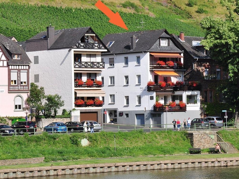 Ferienwohnungen Haus Zur Linde Кохем Екстериор снимка